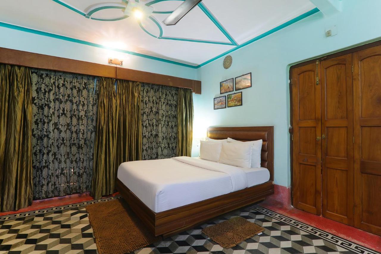 Hotel Fabhotel East View Varanasi