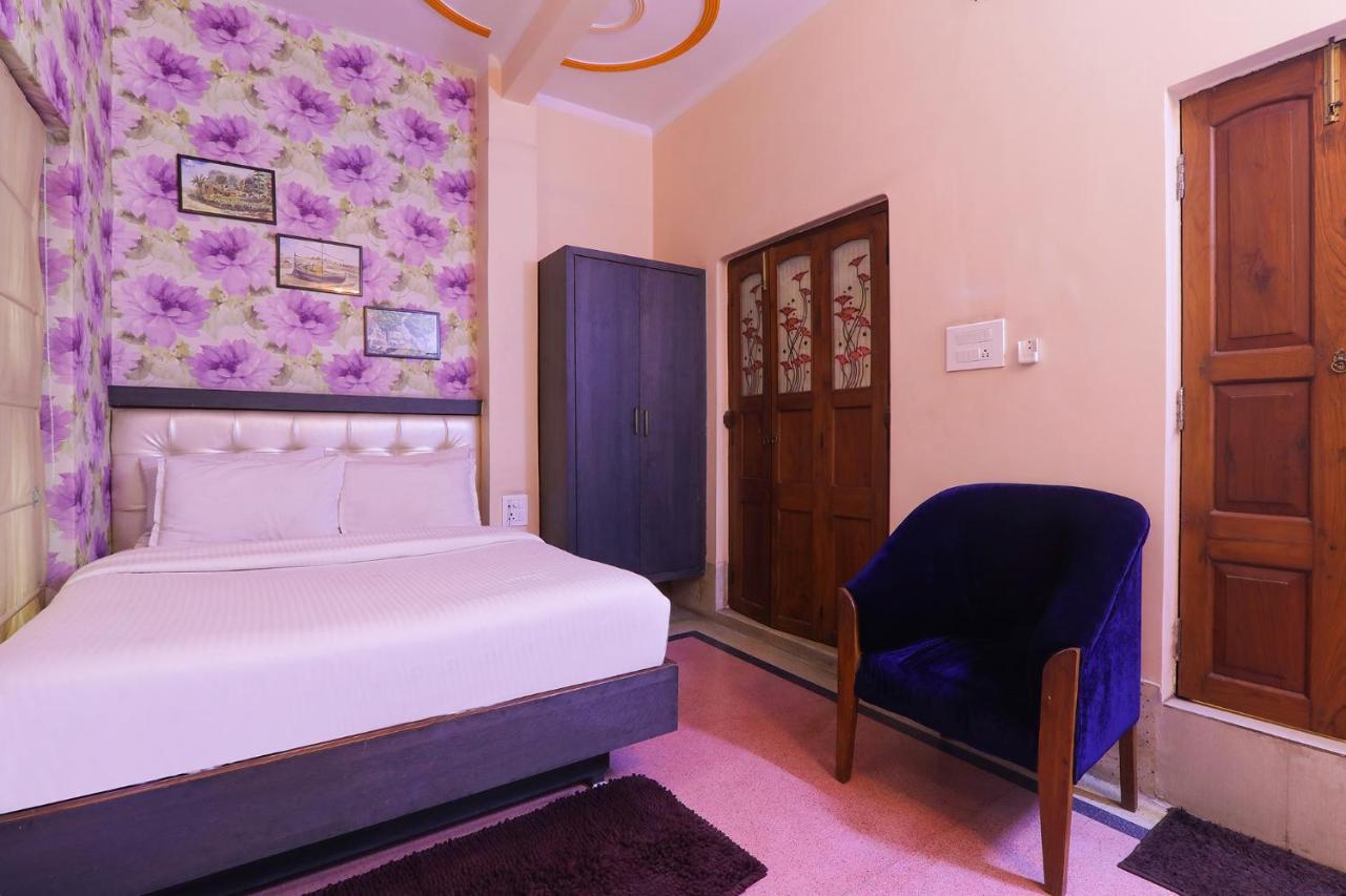 Fabhotel East View 3*