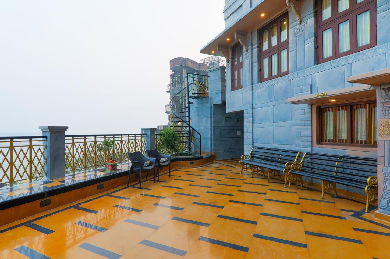 Fabhotel East View
