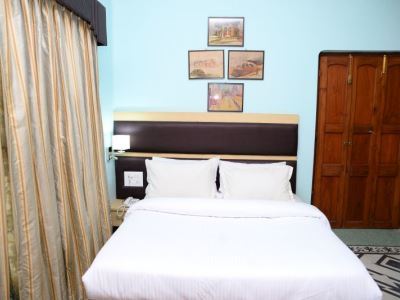Fabhotel East View Hotel 3*
