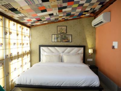 Fabhotel East View 3*