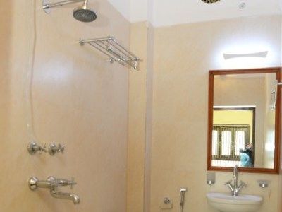 Fabhotel East View 3*