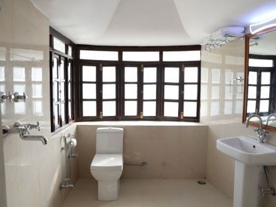 Hotel Fabhotel East View Varanasi